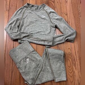 Gymshark cropped shirt and pants set